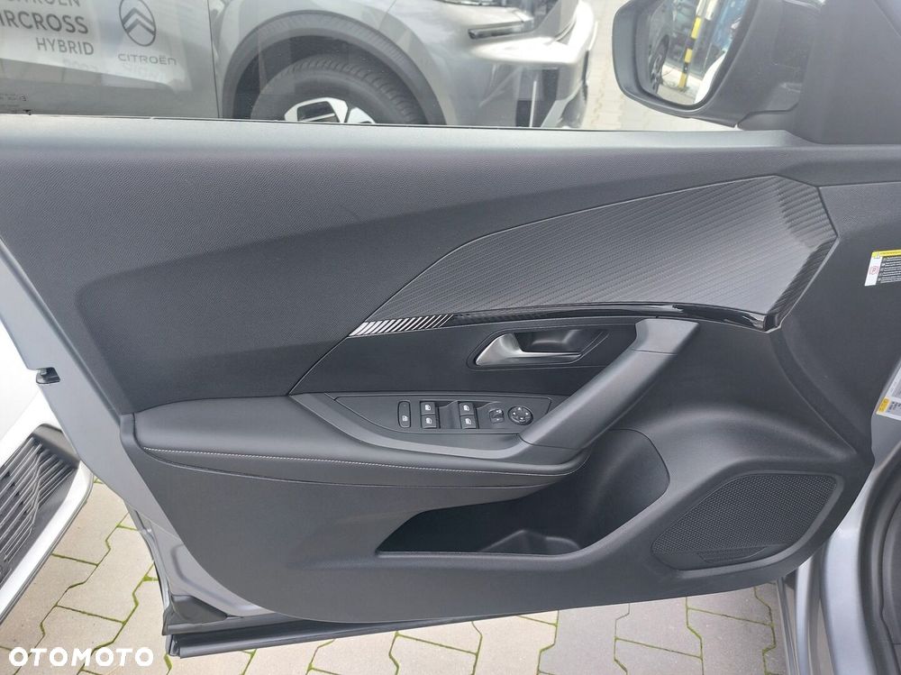 Peugeot 2008 - 13