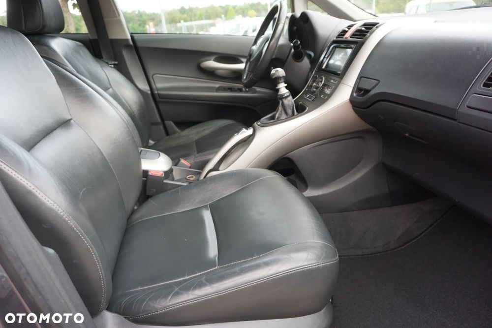 Toyota Auris 2.2 D-4D D-CAT - 18