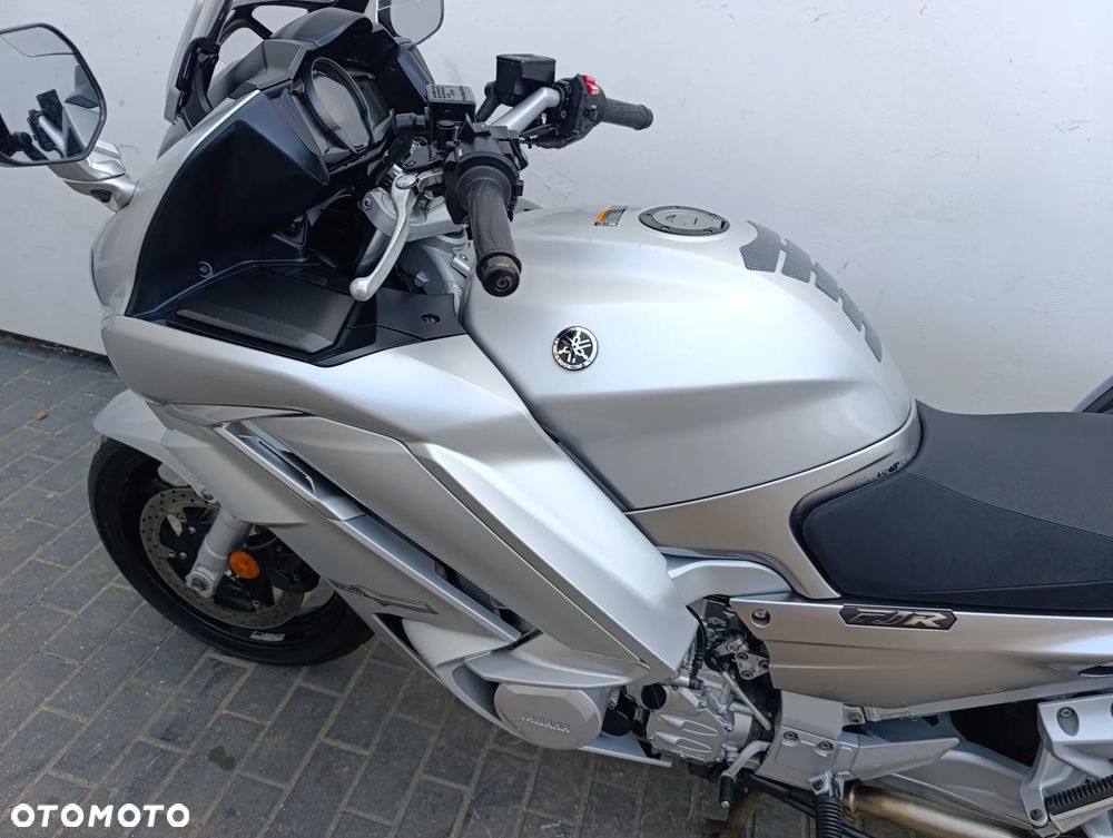 Yamaha FJR - 13