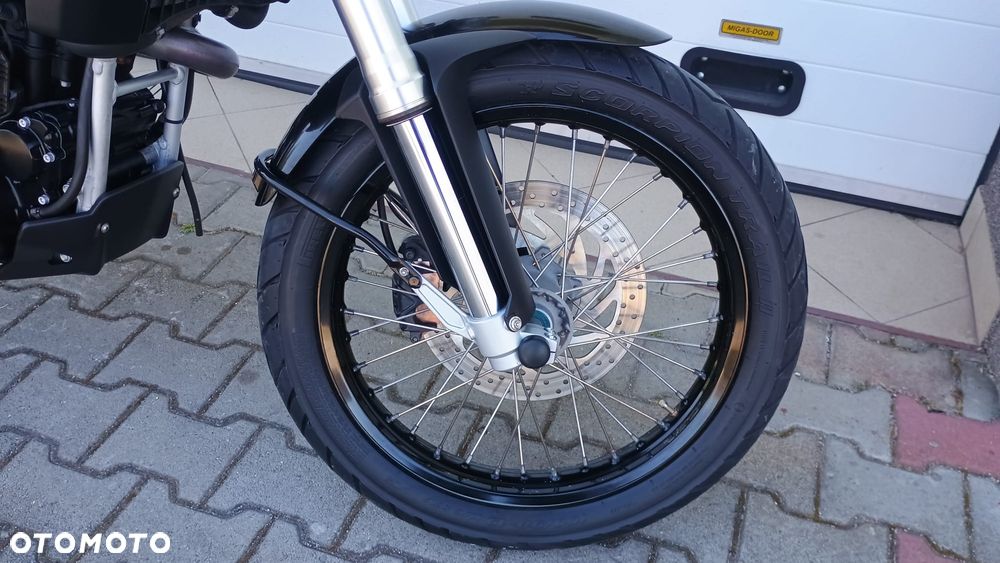 BMW G - 24