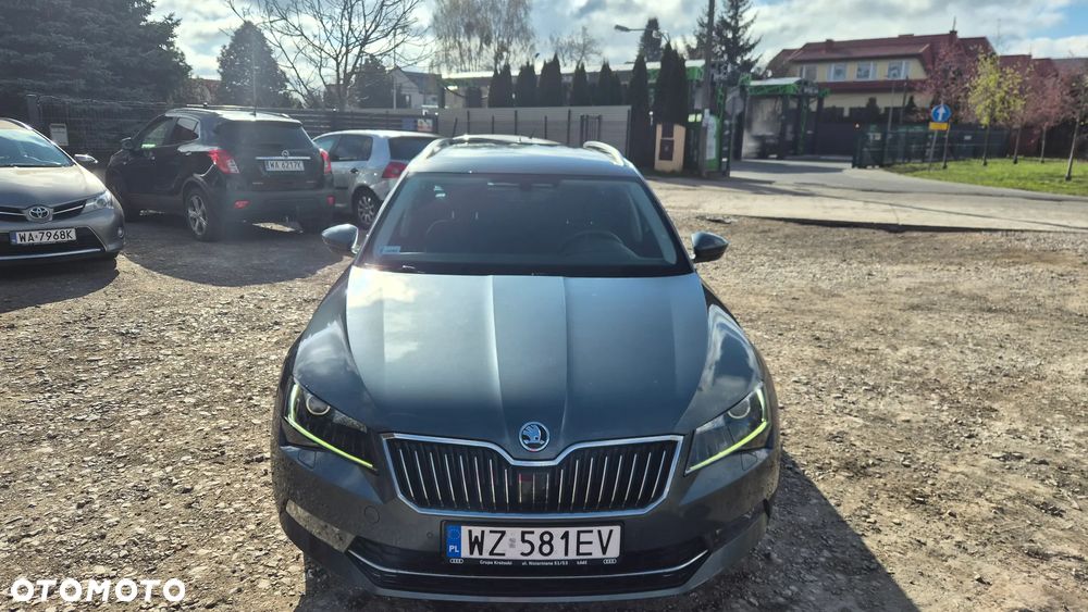 Skoda Superb 2.0 TDI Ambition DSG - 19