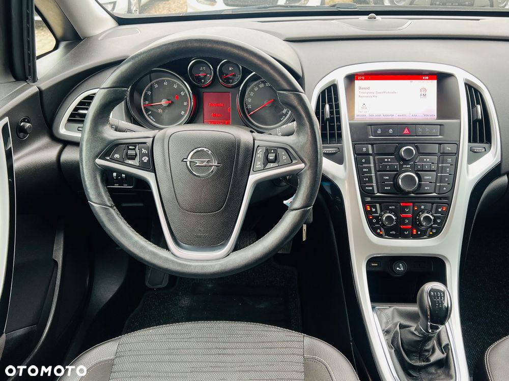 Opel Astra 1.4 Turbo Design Edition - 11