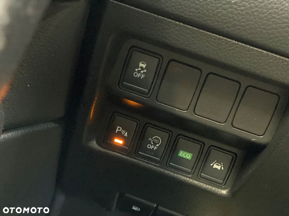 Nissan Qashqai 1.6 DCi Xtronic N-Connecta - 23