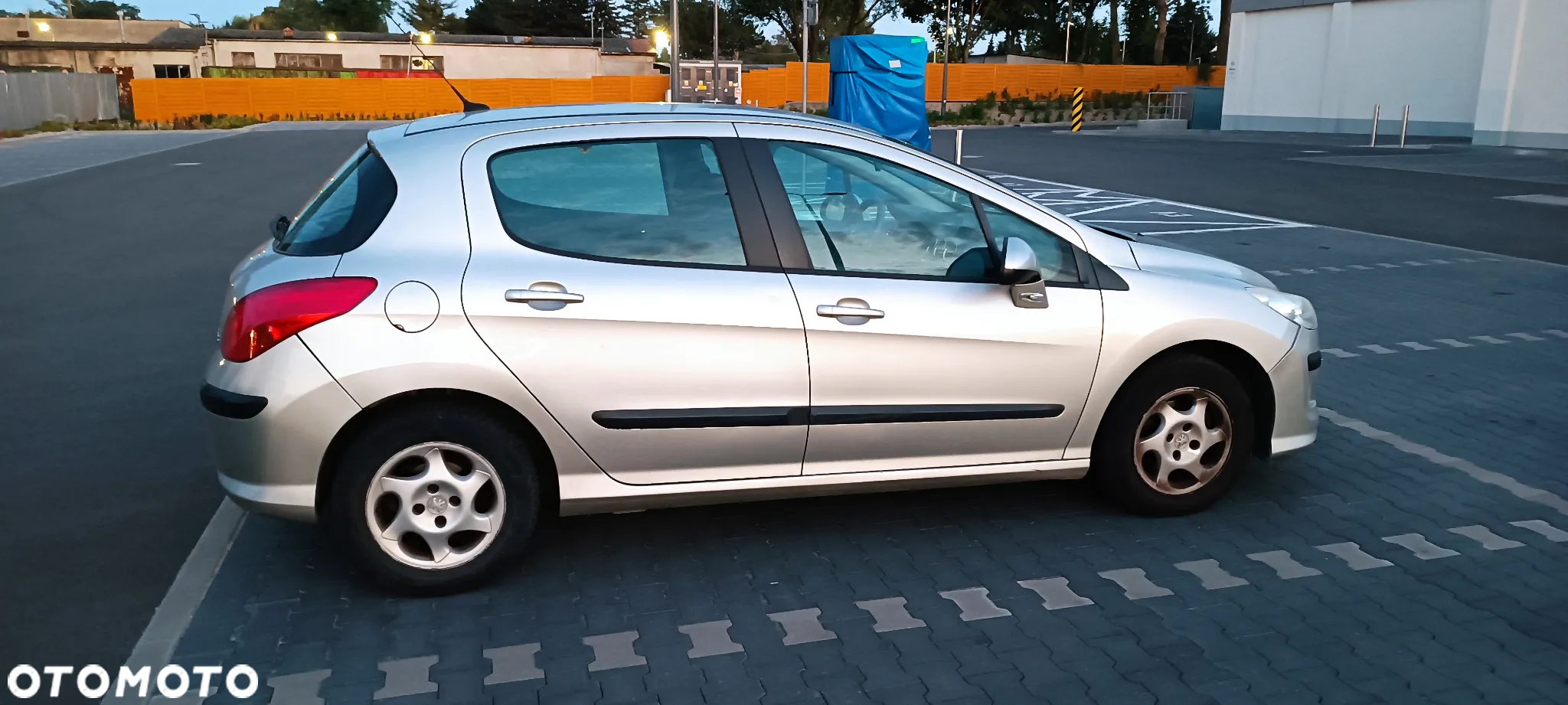 Peugeot 308 HDi FAP 110 Premium - 8