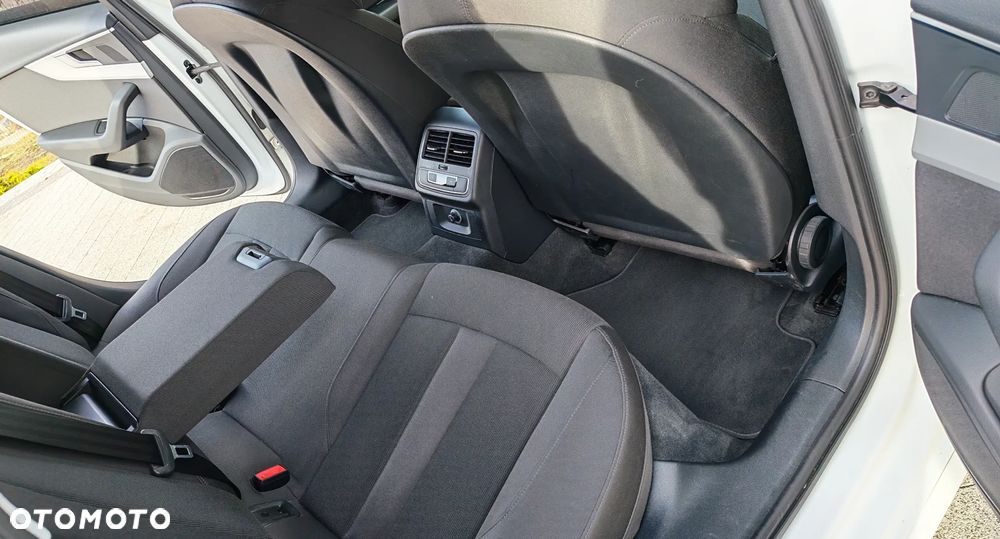 Audi A4 Avant 40 TDI quattro S tronic advanced - 7