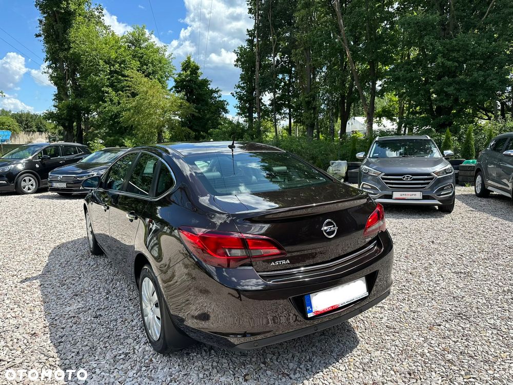 Opel Astra - 4