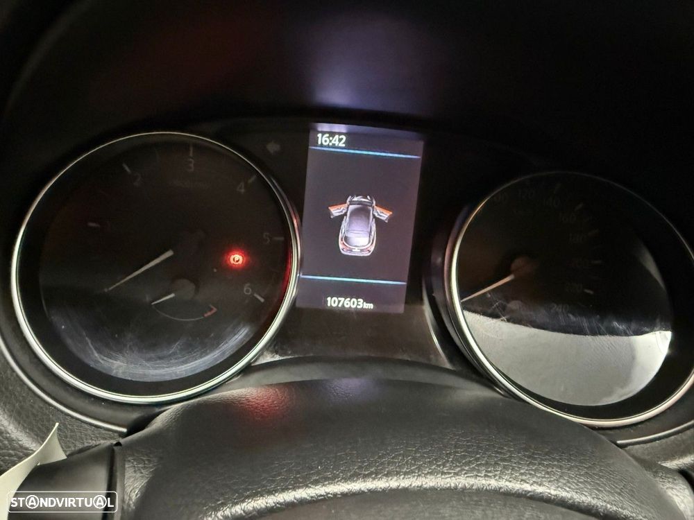 Nissan Qashqai 1.5 dCi N-Connecta J17 DCT - 13