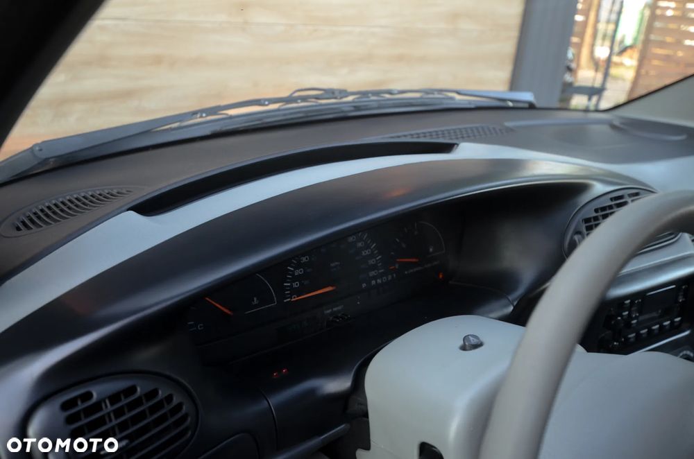 Dodge Caravan SE 3.0 - 29