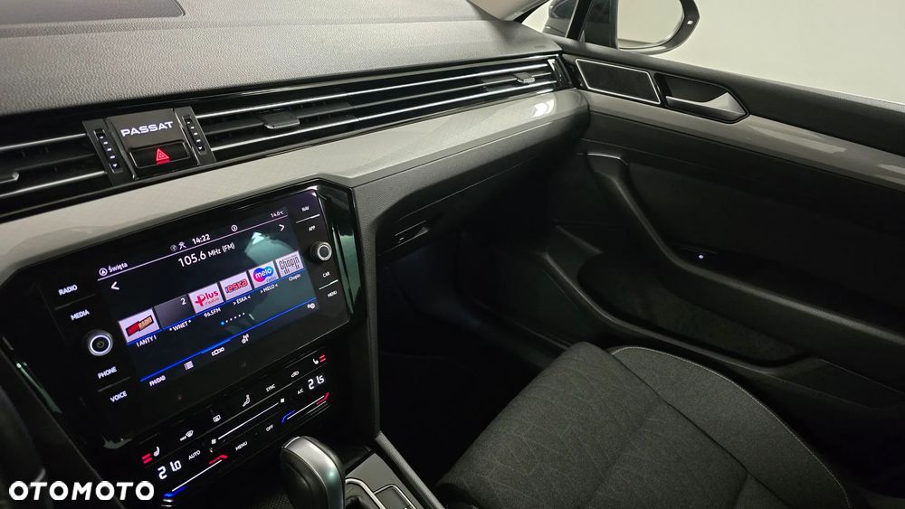 Volkswagen Passat - 19