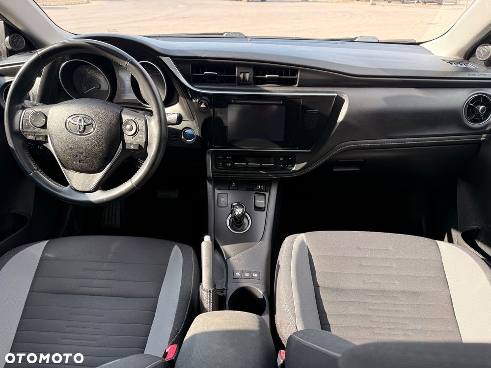 Toyota Auris - 11