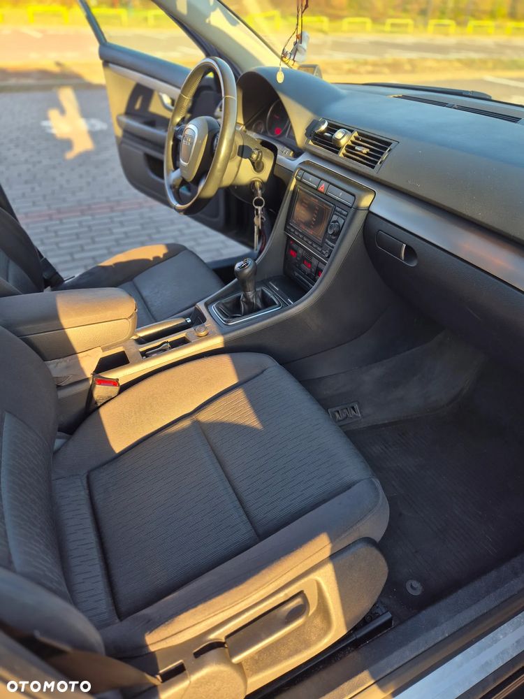 Audi A4 Avant 2.0 TDI - 10
