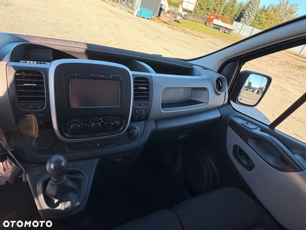 Renault Trafic - 16