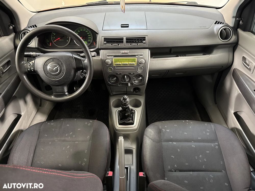 Mazda 2 - 10