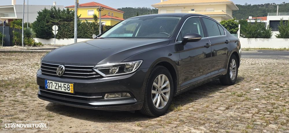 VW Passat 2.0 TDI Elegance - 1