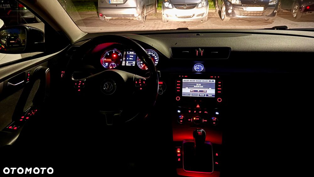 Volkswagen Passat 2.0 TDI BlueMotion Technology Comfortline - 15