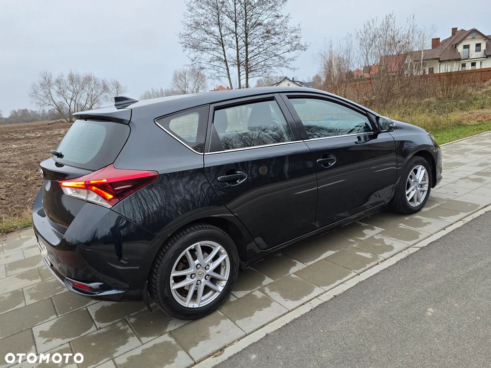Toyota Auris 1.6 Premium Comfort - 9