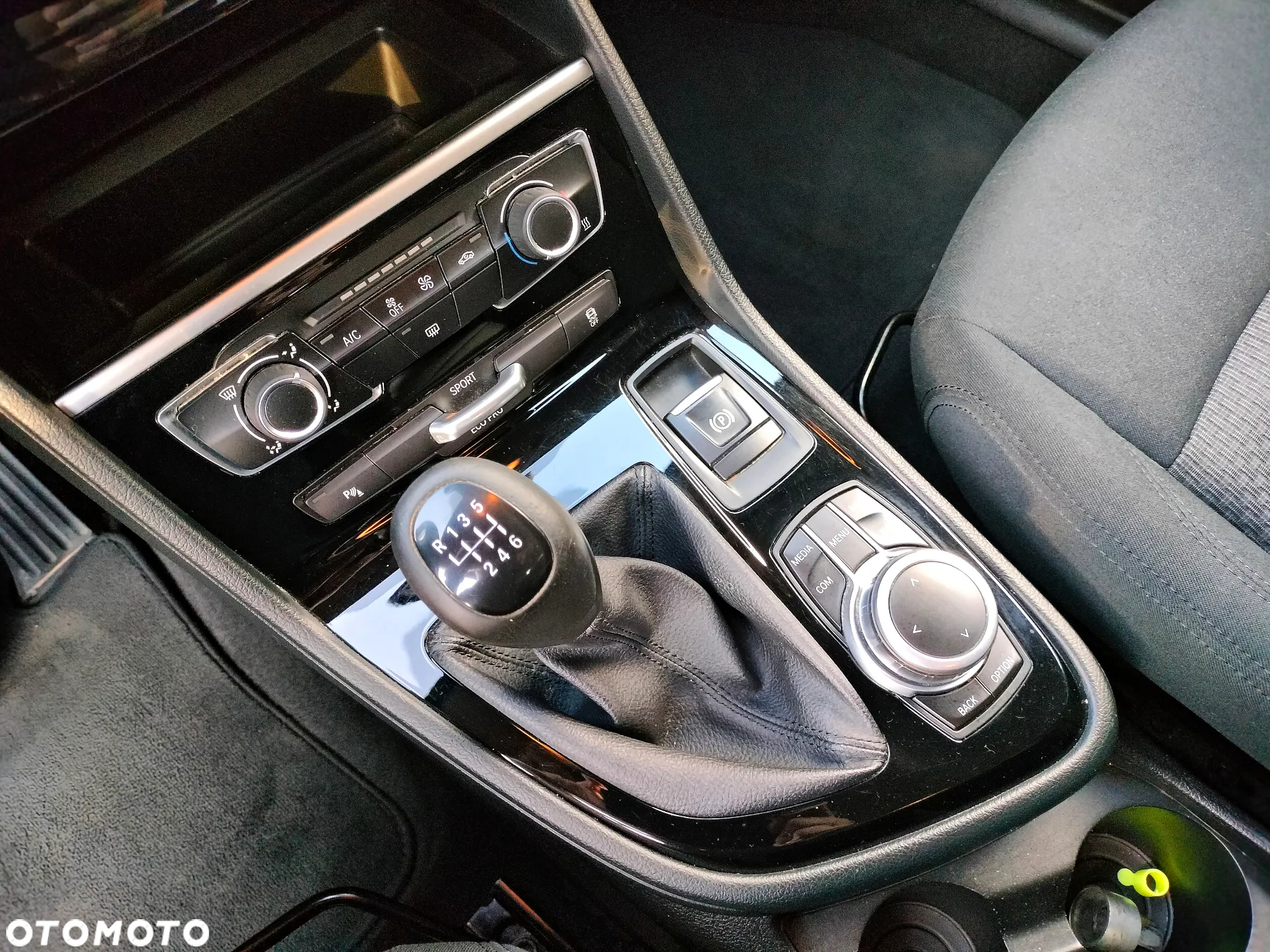BMW Seria 2 218i Active Tourer - 11