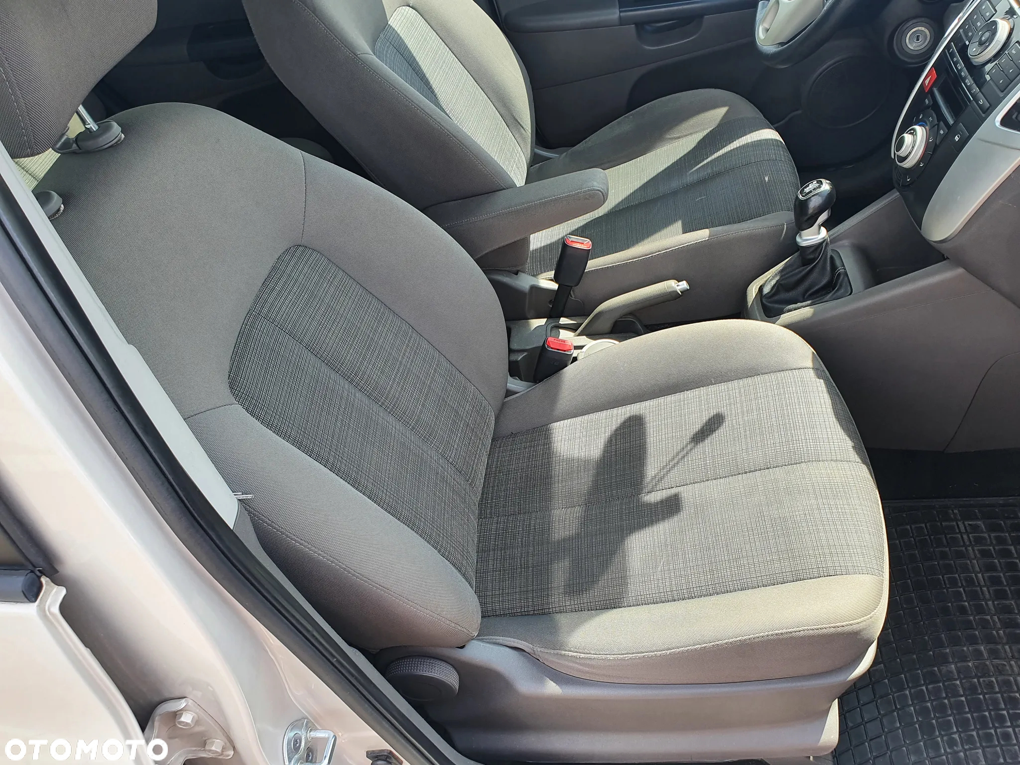 Kia Venga 1.6 L - 13