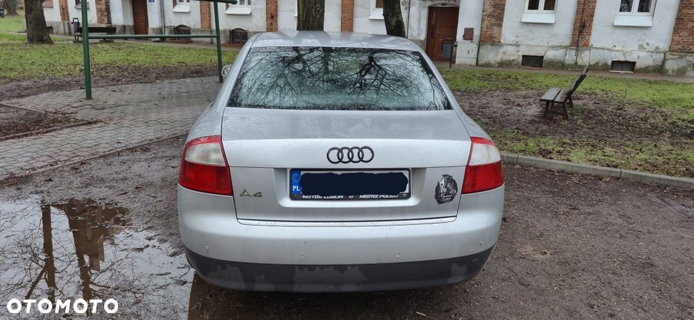 Audi A4 Limousine - 4