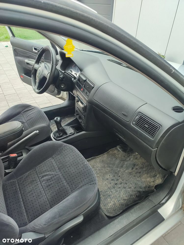 Volkswagen Golf 1.9 TDI Comfortline - 6