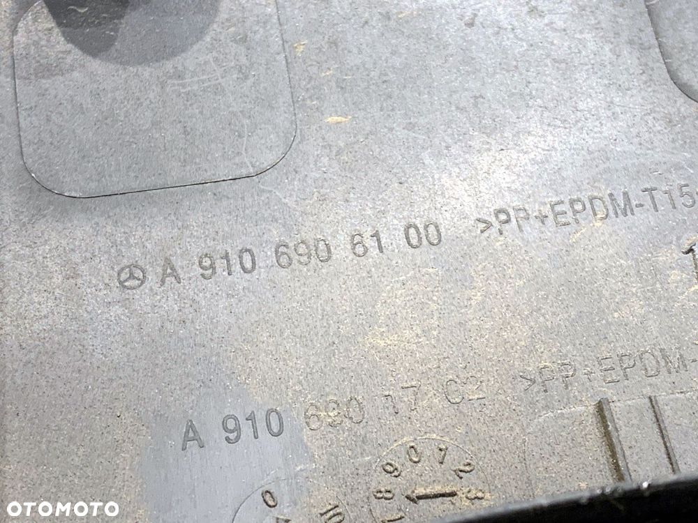 LISTWA BOCZNA LEWA PRZÓD  MERCEDES-BENZ eSPRINTER Skrzynia (B910) 2020 - 2022 Electric (910.633) 85 - 3