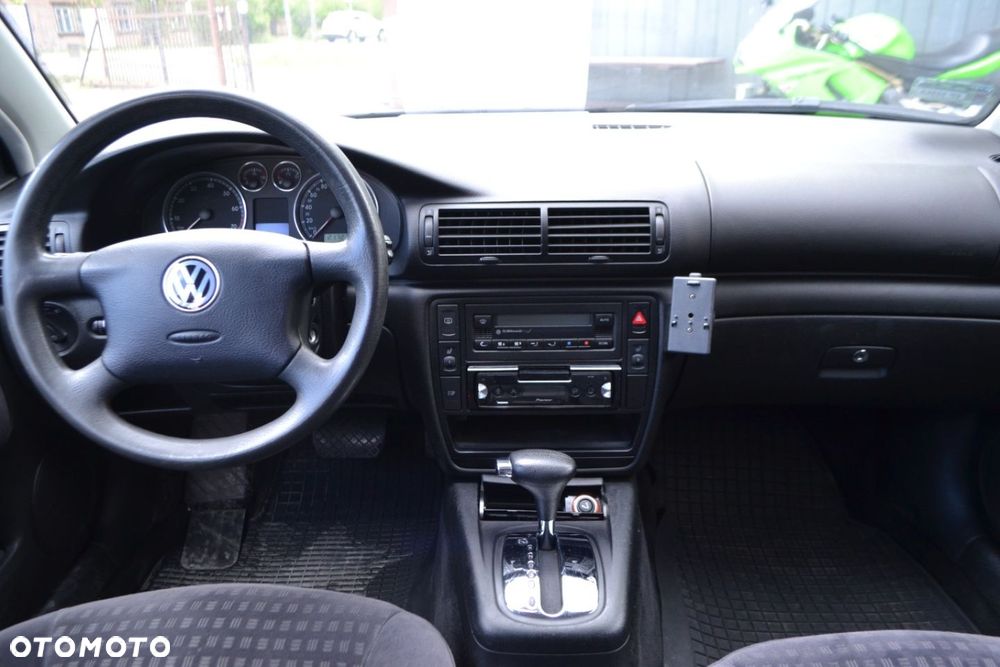 Volkswagen Passat - 8