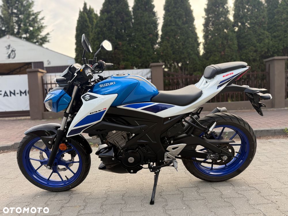 Suzuki GSX - 21