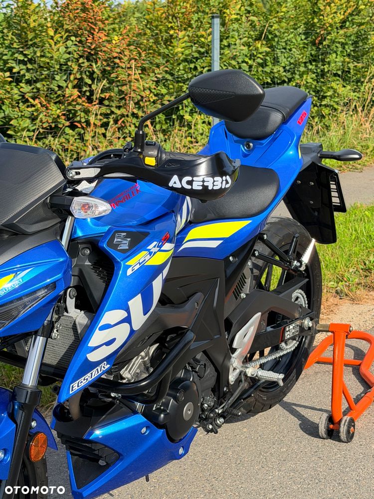Suzuki GSX - 7