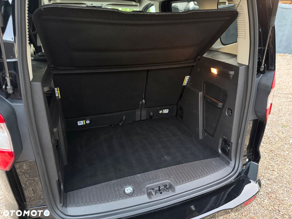 Ford Courier - 29