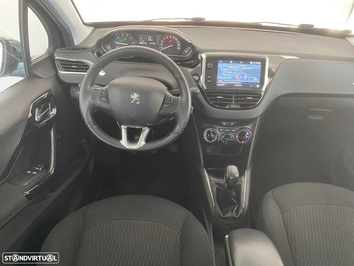 Peugeot 208 1.2 PureTech Signature - 15