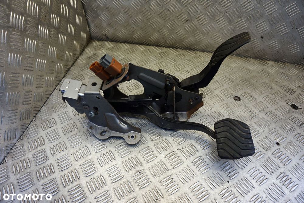 PEDAŁY PEDAŁ GAZU HAMULCA X-TRAIL T32 III LIFT 1.6 DCI 18002DF30B 465016FP0B NISSAN 2017-2021 - 1