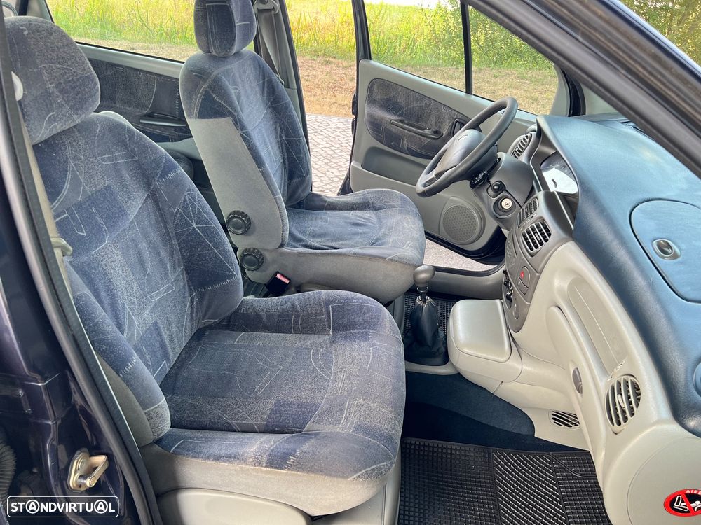 Renault Scénic 1.4 16V RXE AC - 8