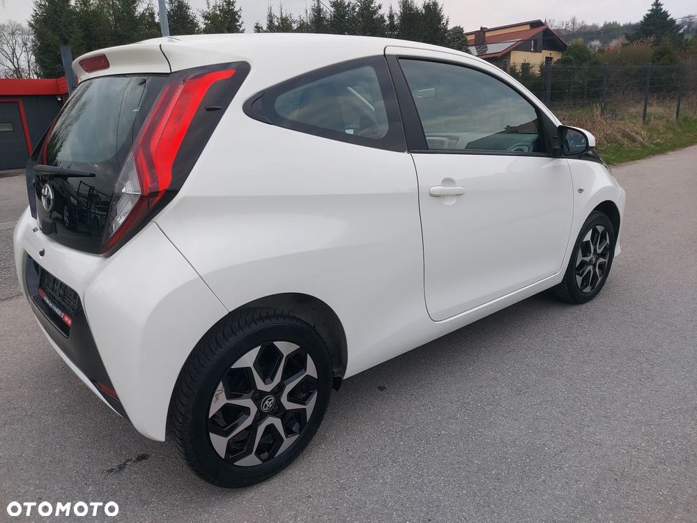 Toyota Aygo x-play - 10