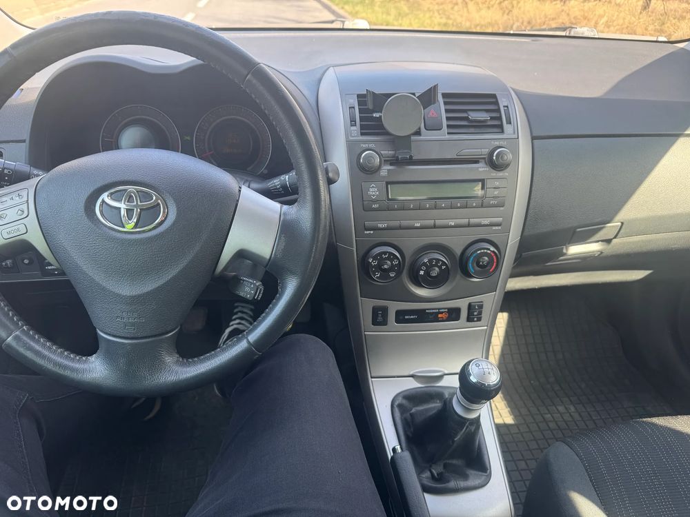 Toyota Corolla 2.0 D-4D Premium - 6