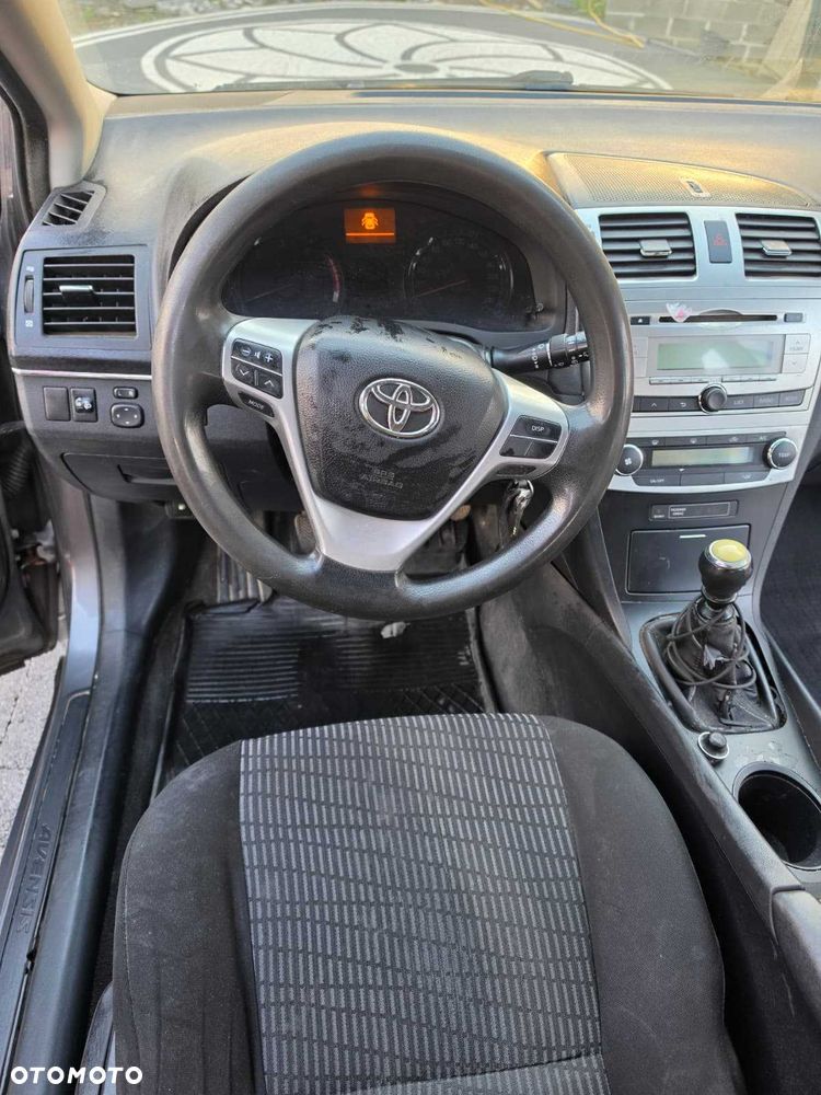 Toyota Avensis - 5