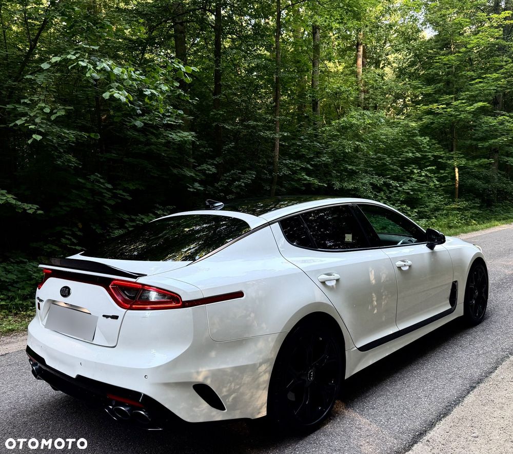 Kia Stinger - 7