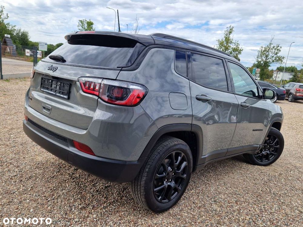Jeep Compass - 25