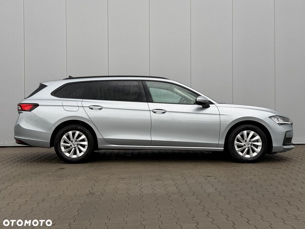 Skoda Superb 2.0 TDI SCR Essence DSG - 9