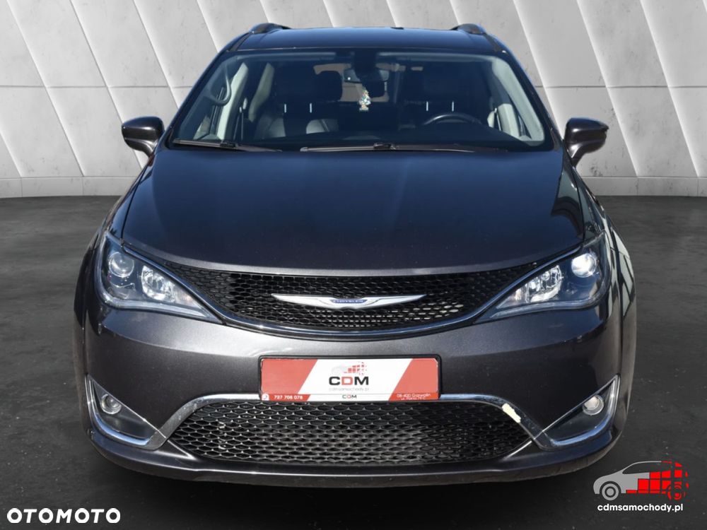 Chrysler Pacifica - 5