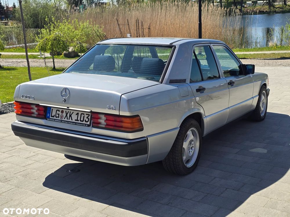 Mercedes-Benz W201 (190) - 10