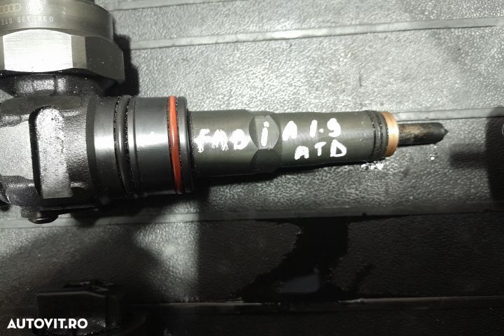 Injector motorina 038130073J 038130073J Skoda Fabia 6Y [1999 - 2004] - 2