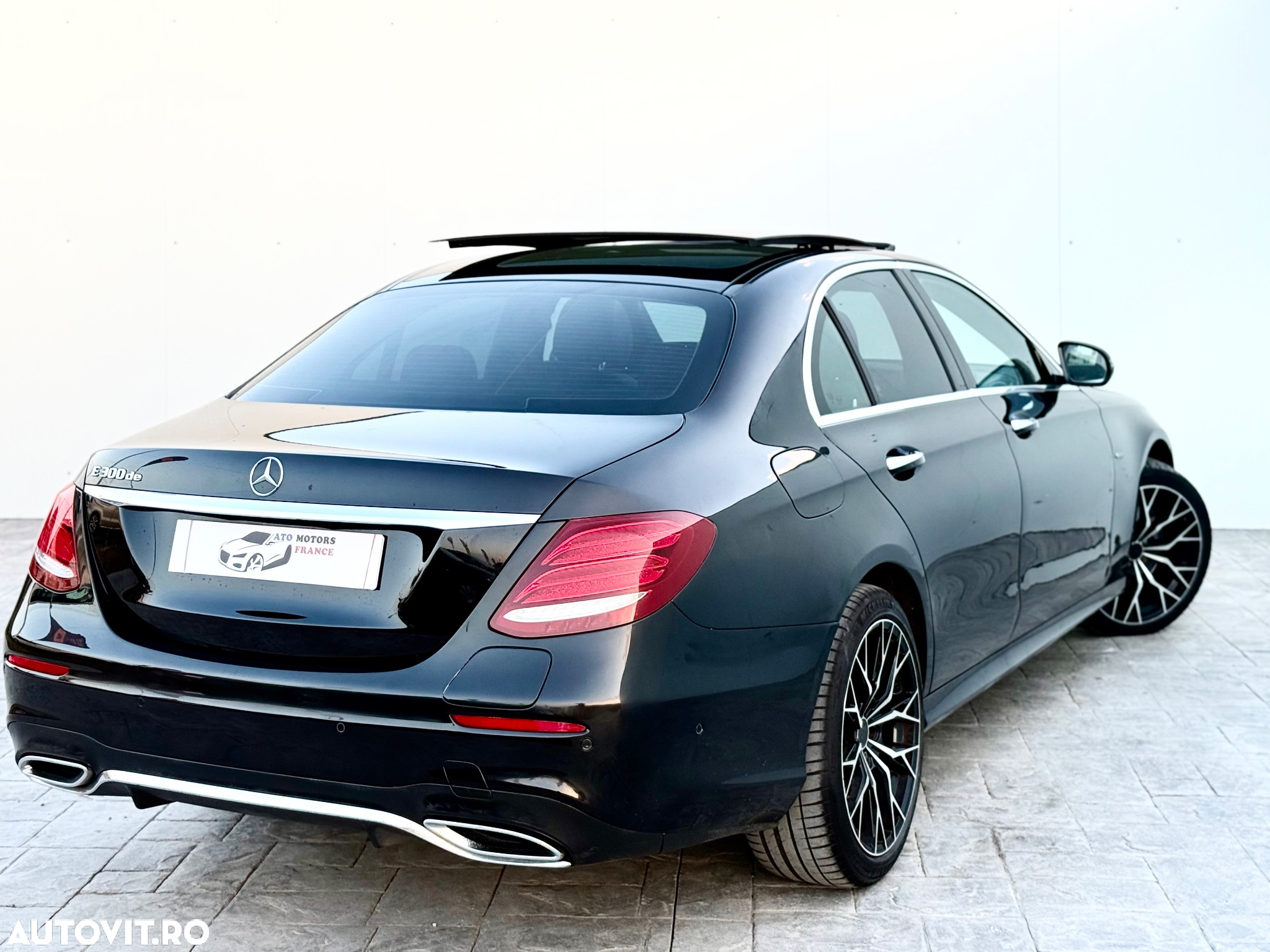 Mercedes-Benz E 300 de 9G-TRONIC AMG Line - 3