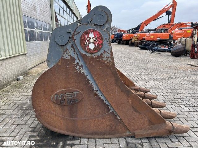 Hitachi ZX 690 cupa cu dinti - 2