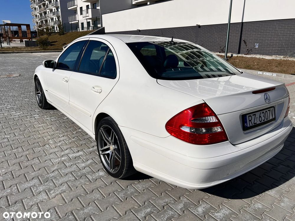 Mercedes-Benz Klasa E 280 CDI T Elegance - 36