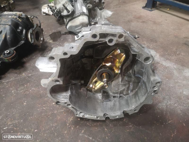 CAIXA DE VELOCIDADES VOLKSWAGEN PASSAT BERLINA 3B3 - 1