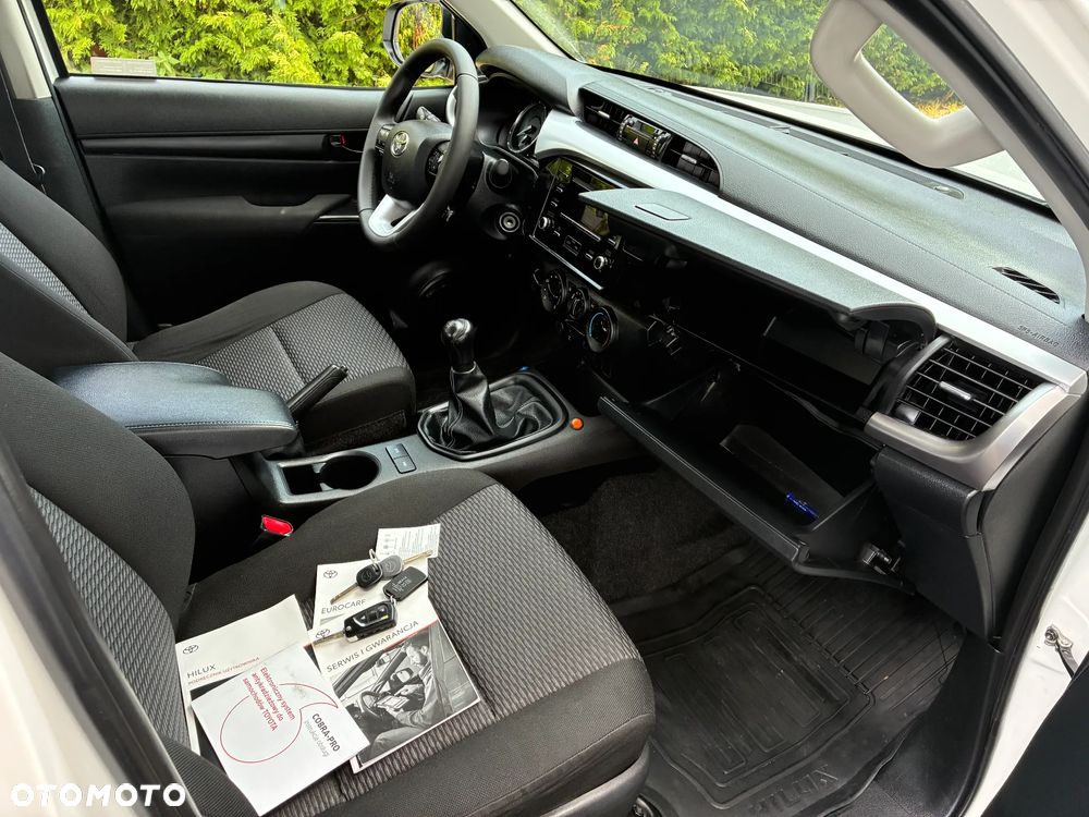 Toyota Hilux 2.4 D-4D Double Cab DLX 4x4 - 38