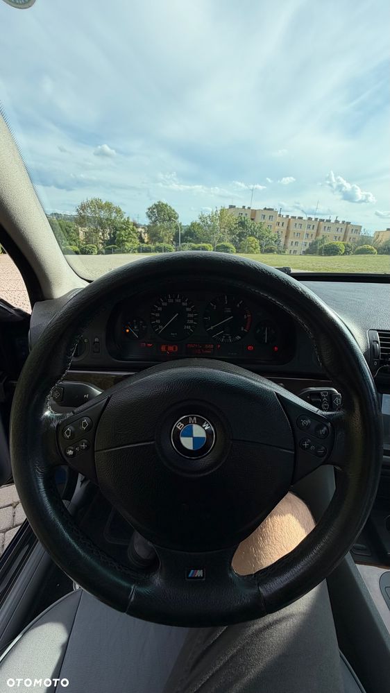 BMW Seria 5 - 16