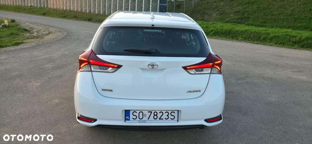 Toyota Auris 1.33 VVT-i Premium Comfort - 6