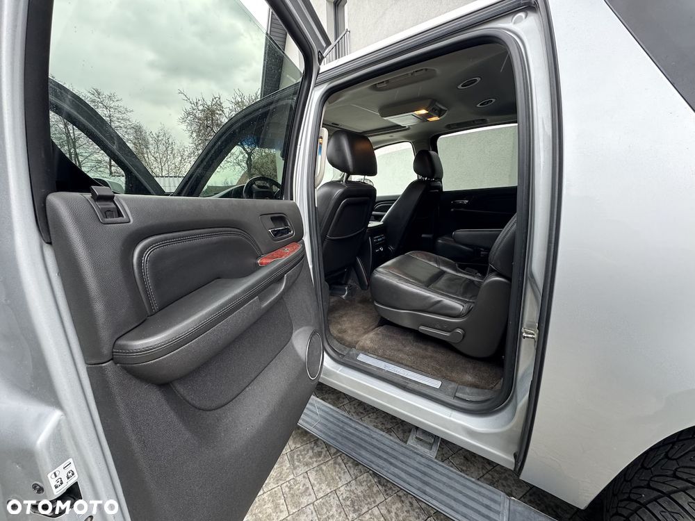 Cadillac Escalade - 13