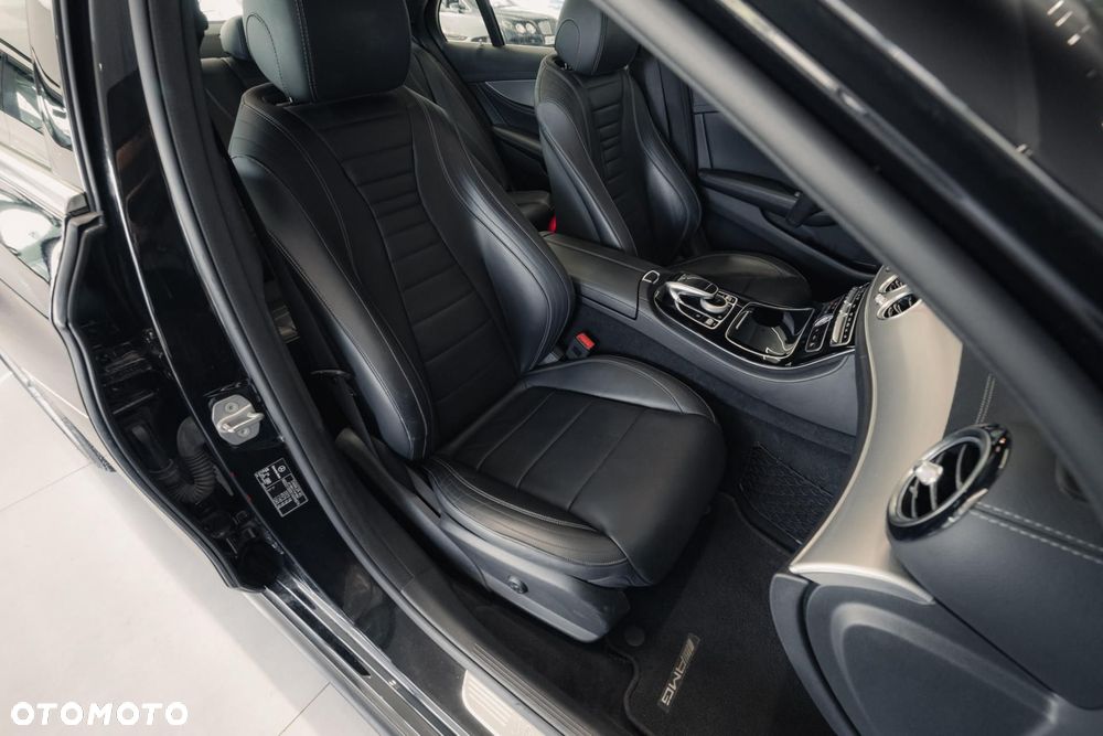 Mercedes-Benz Klasa E 220 d 4-Matic 9G-TRONIC - 16